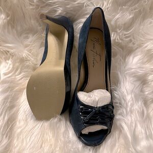 Marc Fisher Navy Suede/Patent platform heels